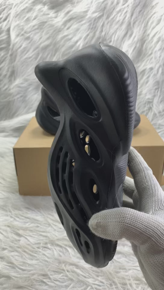 AD YEEZY FOAM
